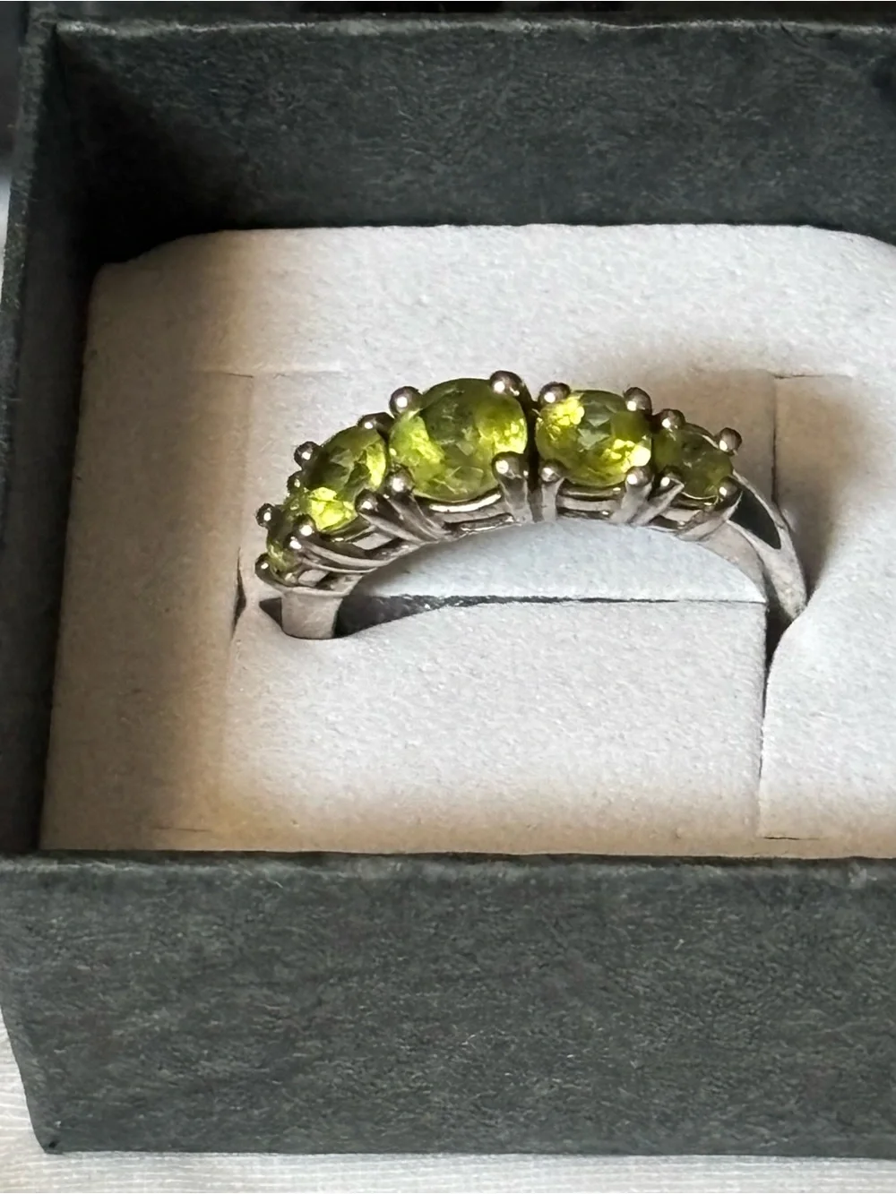 KB 925 Sterling Silver 5 Stone Green Peridot Ring Size 8 Preloved Vintage